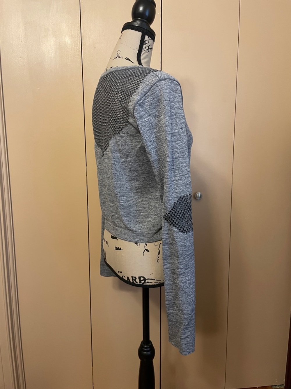 Gray Long Sleeve Mesh Pullover - Picture 4 of 9